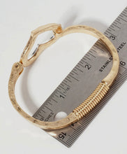 Load image into Gallery viewer, Heart bracelet
