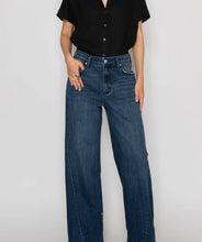 Load image into Gallery viewer, Snap Jean
