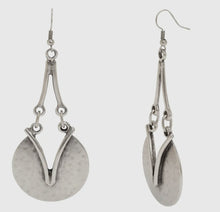 Load image into Gallery viewer, Handmade Pewter Earring
