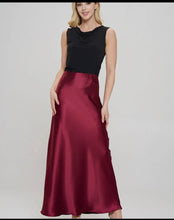Load image into Gallery viewer, Satin maxi
