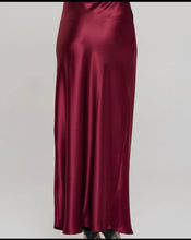 Load image into Gallery viewer, Satin maxi
